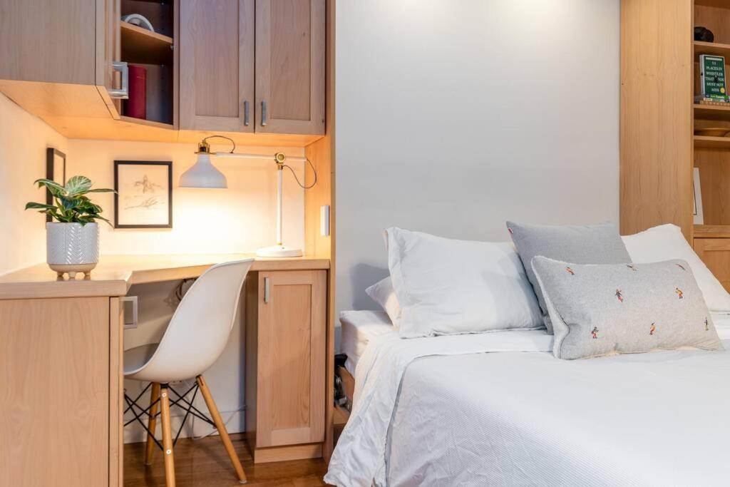 Casa Creekside - Walk To Gondola, Shops, Lakes! Whistler Bagian luar foto