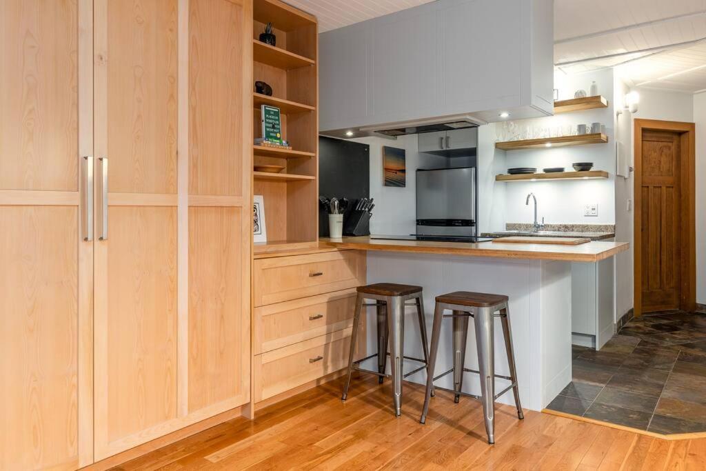 Casa Creekside - Walk To Gondola, Shops, Lakes! Whistler Bagian luar foto